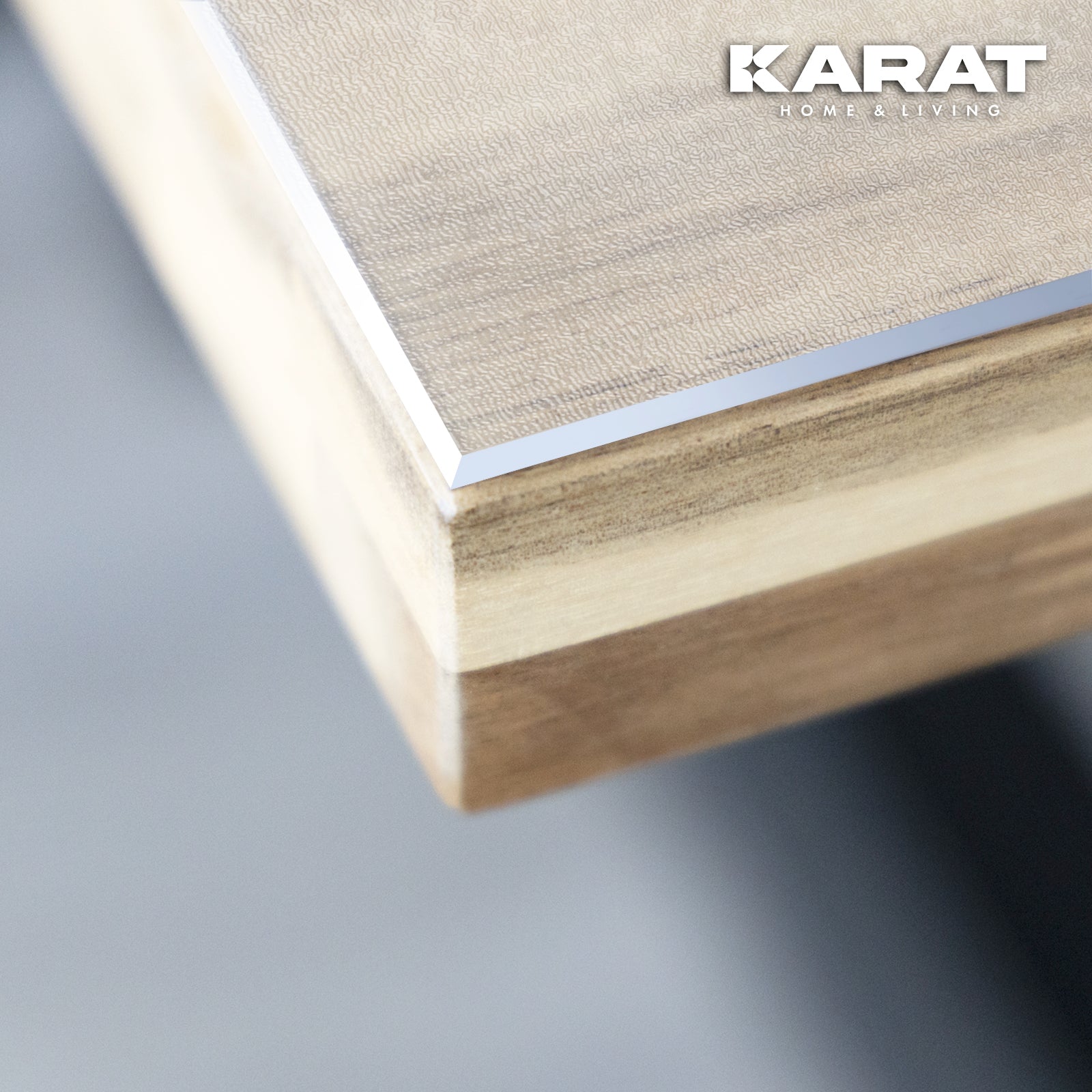 Przezroczysta, matowa folia na stół z fazowaną krawędzią | Crystal | Matowa folia ochronna na stoły | Indywidualne cięcie